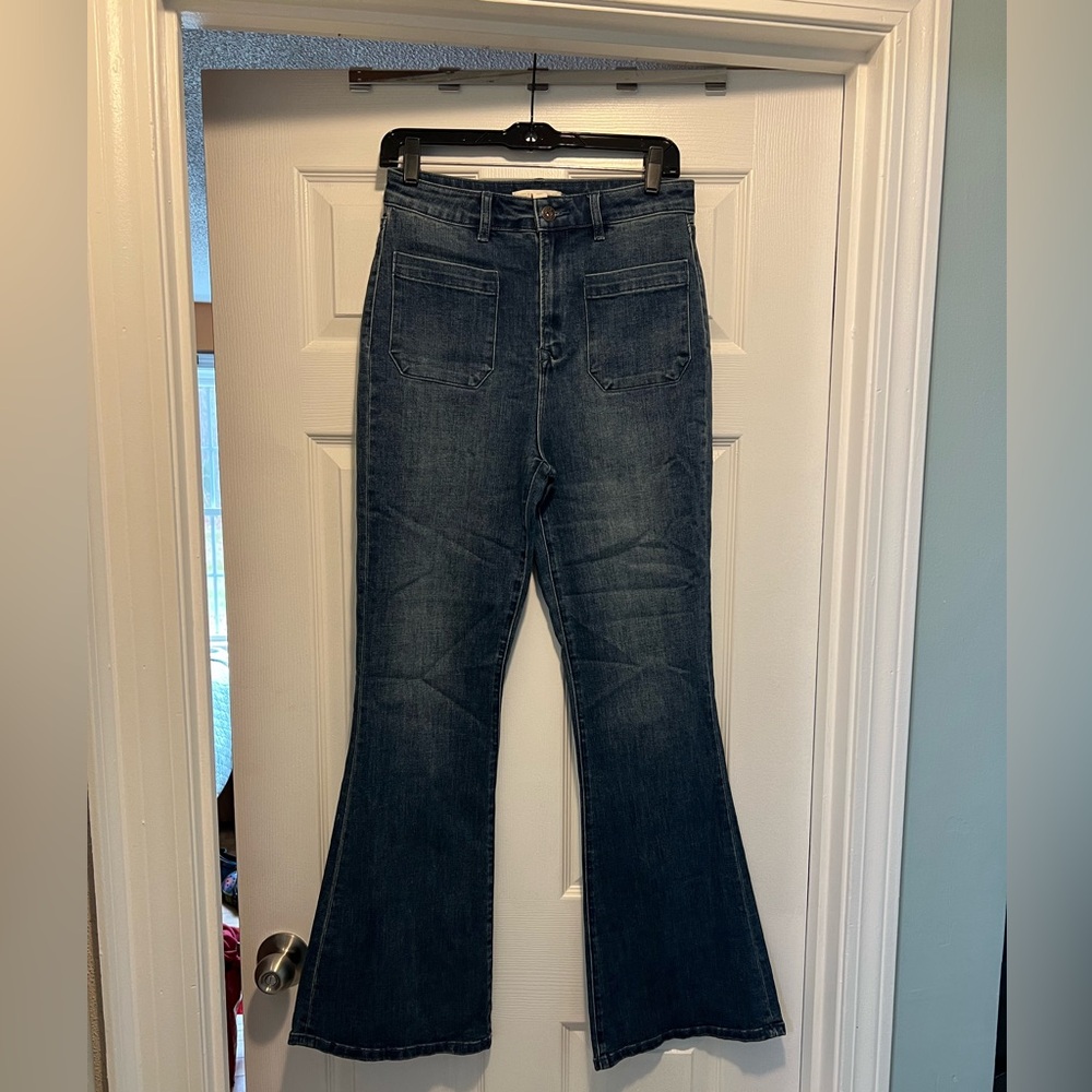 Chelsea and Violet patch pocket Women's stretch Flared Blue Jeans